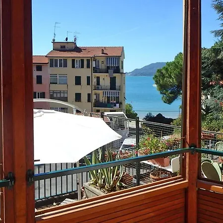 Apartment Terrazza Sulla Spiaggia Lerici