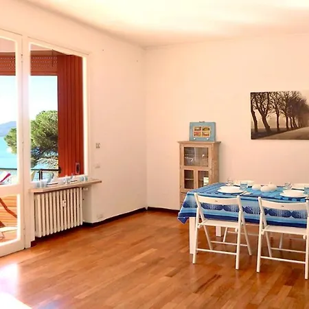 Terrazza Sulla Spiaggia *