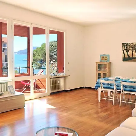 Terrazza Sulla Spiaggia Apartment Lerici