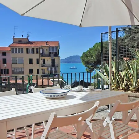 Terrazza Sulla Spiaggia Apartment Lerici